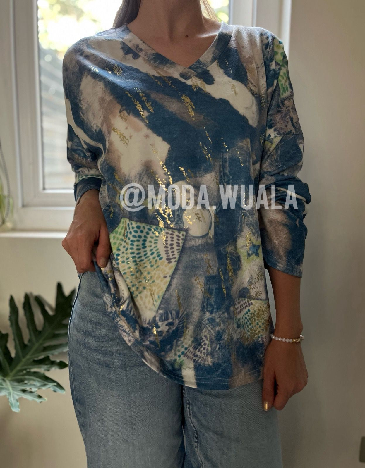 POLERA DE ALGODON CUELLO V - AZUL